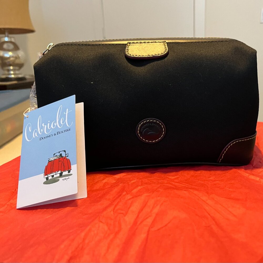 ✨ Rare & Refined Dooney & Bourke Cabriolet Logo Dopp Kit – Black- New With Tags!
